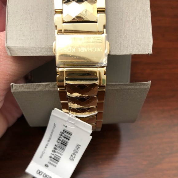Michael Kors Gold Parker Watch - Picture 2 of 4